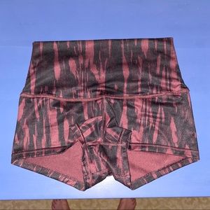 Lululemon Boogie Short (roll down)